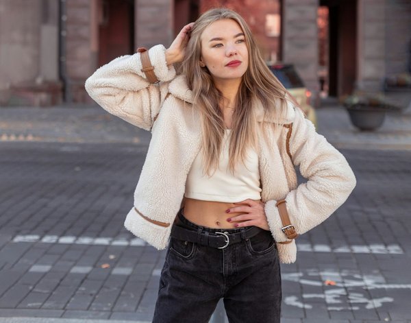 What Tips Can Help You Haggle at UK Flea Markets for Women's Fashion?